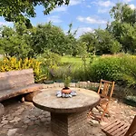 Apartament Hof Appelbue - Urlaub In Zwei Im Storchendorf Bergenhusen